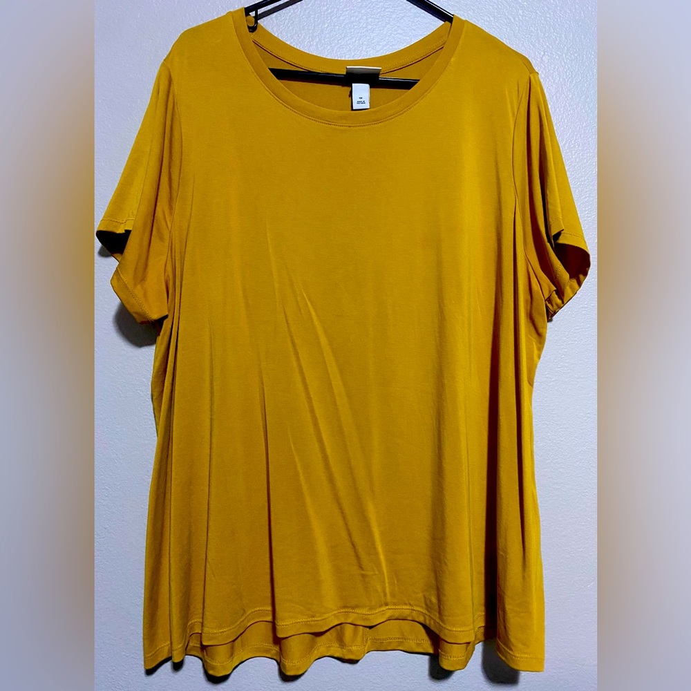 💰2/$10 Used Ava& Viv womens mineral yellow top size 1x